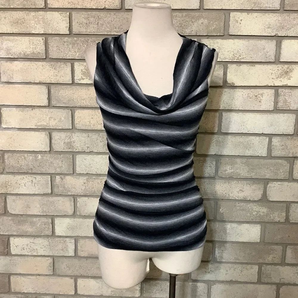 3for$20 blouse small runs more like xs